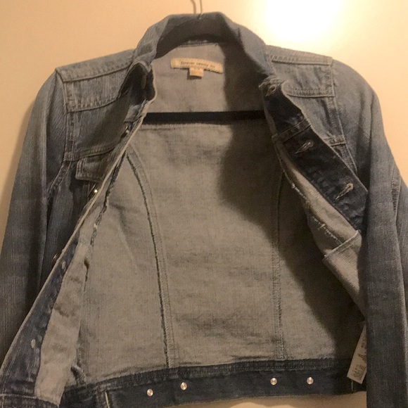 Jean jacket - Picture 2 of 3